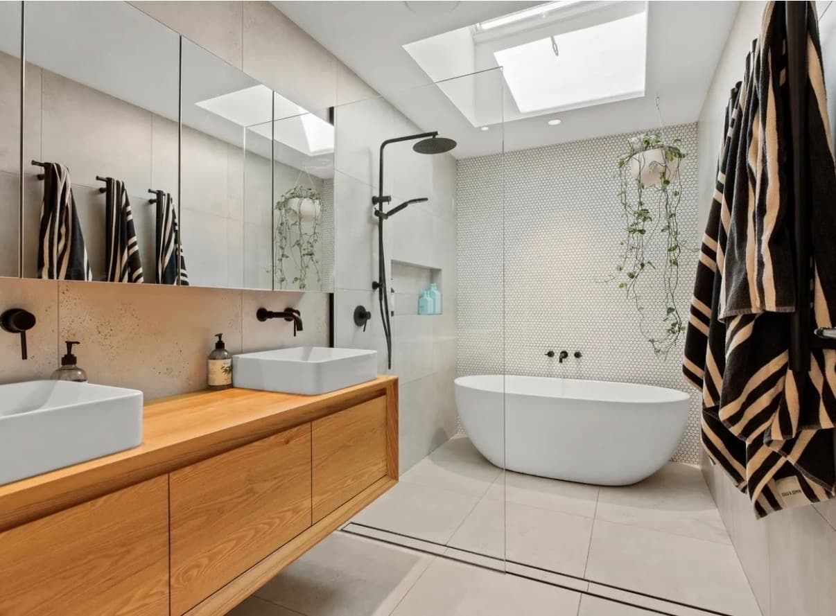 Shower & Bath Wet Area — Byron Bay